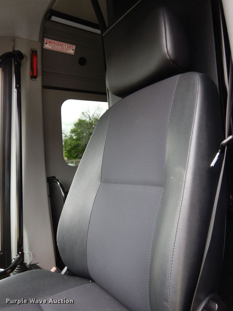 image for item DF4014 2015 Mercedes Benz Sprinter 3500  shuttle bus