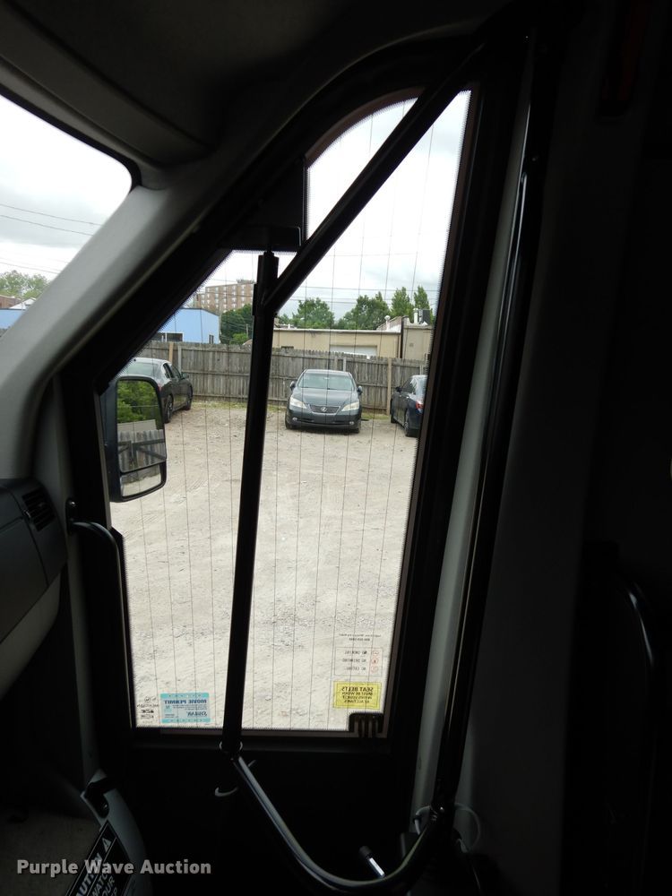 image for item DF4014 2015 Mercedes Benz Sprinter 3500  shuttle bus