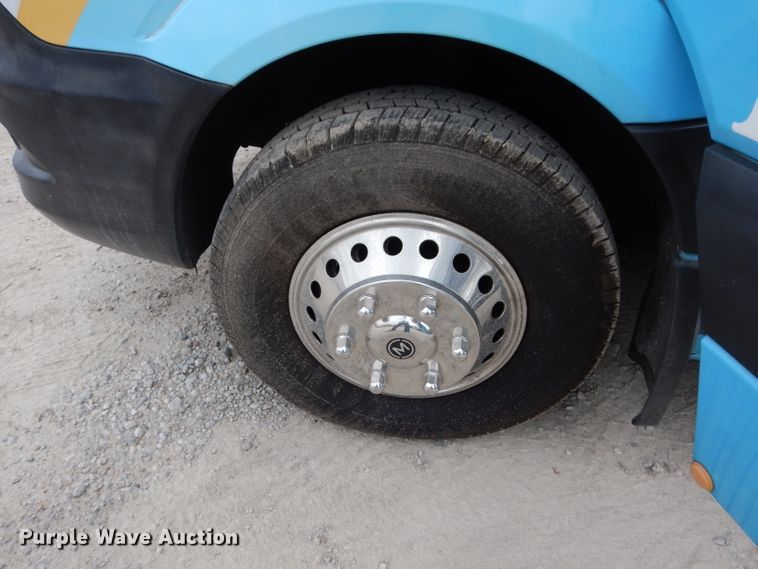 image for item DF4014 2015 Mercedes Benz Sprinter 3500  shuttle bus