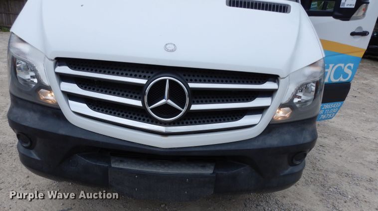 image for item DF4014 2015 Mercedes Benz Sprinter 3500  shuttle bus