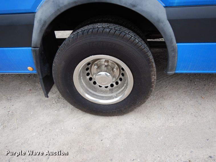 image for item DF4014 2015 Mercedes Benz Sprinter 3500  shuttle bus