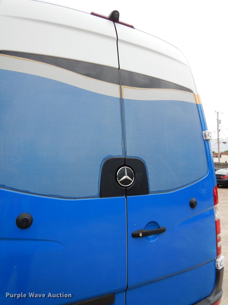 image for item DF4014 2015 Mercedes Benz Sprinter 3500  shuttle bus