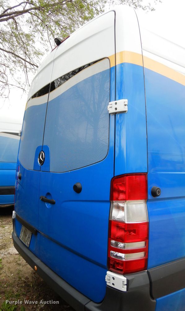 image for item DF4015 2015 Mercedes Benz Sprinter 3500  shuttle bus