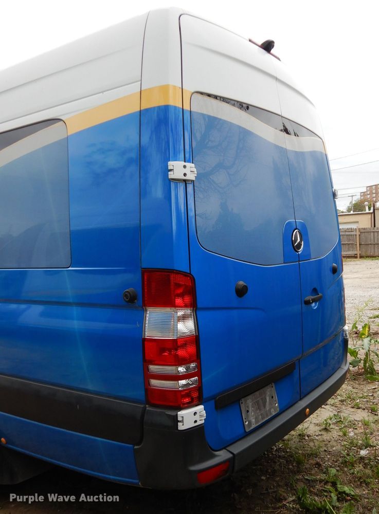 image for item DF4015 2015 Mercedes Benz Sprinter 3500  shuttle bus