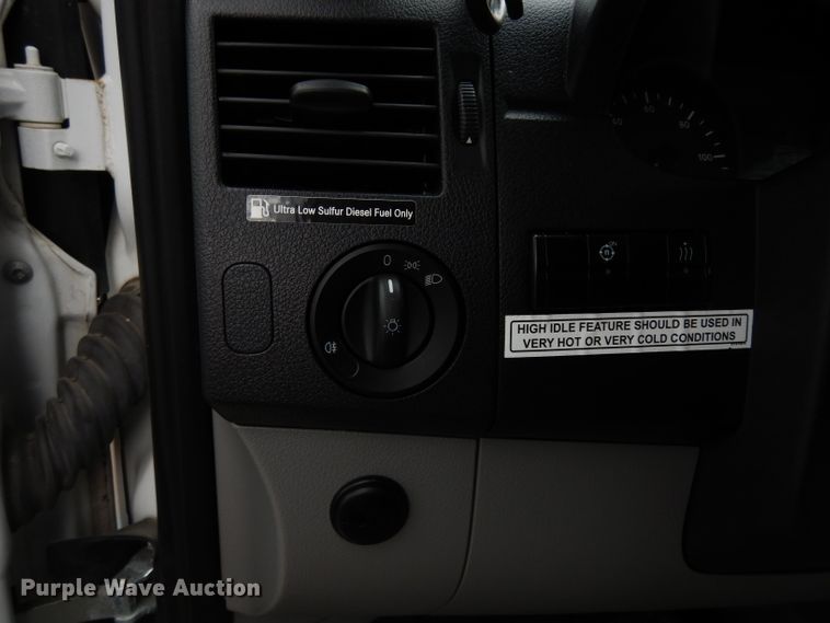 image for item DF4015 2015 Mercedes Benz Sprinter 3500  shuttle bus