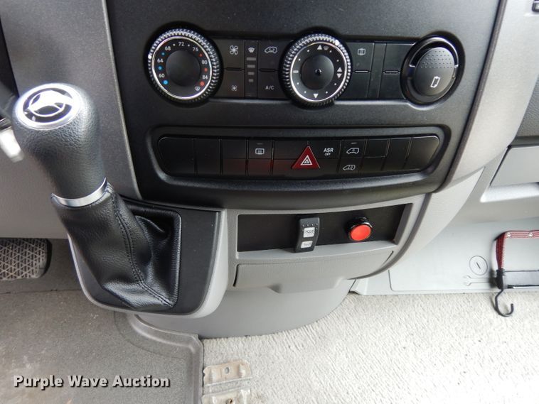 image for item DF4015 2015 Mercedes Benz Sprinter 3500  shuttle bus