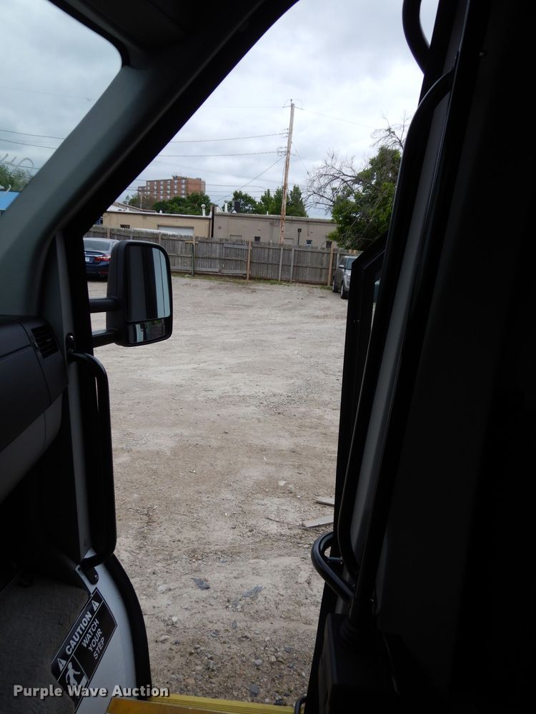 image for item DF4015 2015 Mercedes Benz Sprinter 3500  shuttle bus