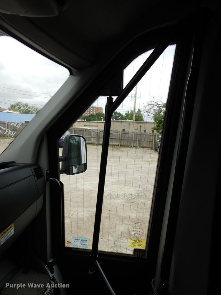 image for item DF4015 2015 Mercedes Benz Sprinter 3500  shuttle bus