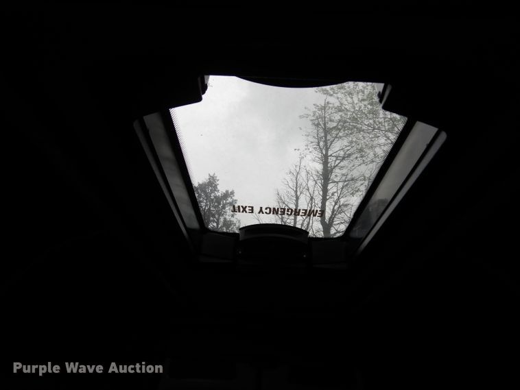 image for item DF4015 2015 Mercedes Benz Sprinter 3500  shuttle bus