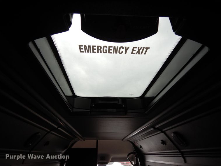 image for item DF4015 2015 Mercedes Benz Sprinter 3500  shuttle bus