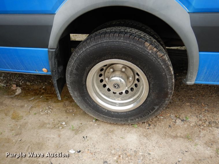 image for item DF4015 2015 Mercedes Benz Sprinter 3500  shuttle bus