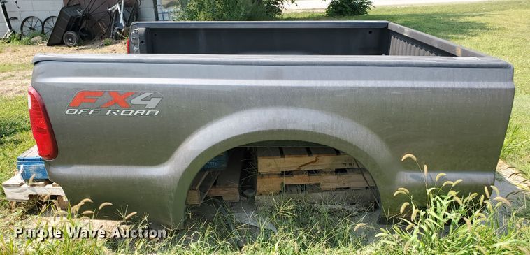 image for item DF5678 2010 Ford F250 pickup truck bed