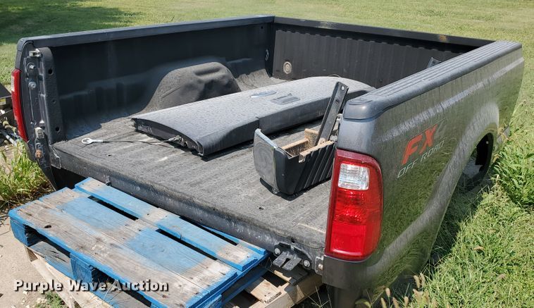image for item DF5678 2010 Ford F250 pickup truck bed