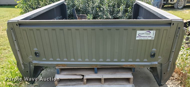 image for item DF5678 2010 Ford F250 pickup truck bed