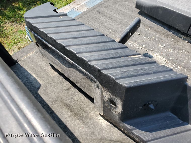 image for item DF5678 2010 Ford F250 pickup truck bed