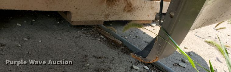 image for item DF5678 2010 Ford F250 pickup truck bed