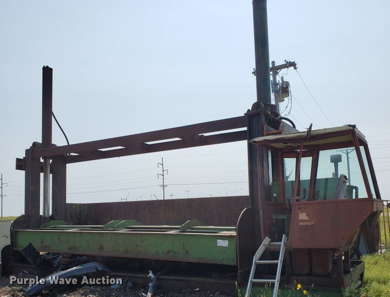 image for item DF5679 Car crusher