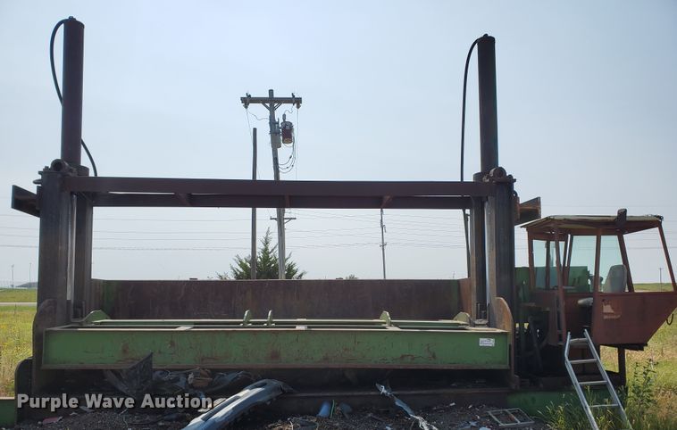 image for item DF5679 Car crusher