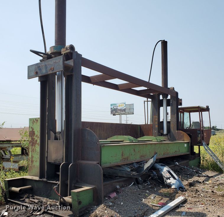 image for item DF5679 Car crusher