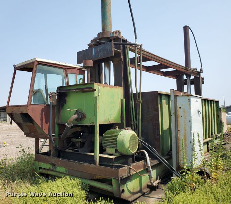 image for item DF5679 Car crusher