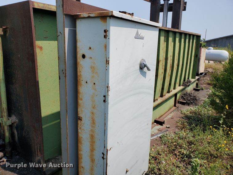 image for item DF5679 Car crusher