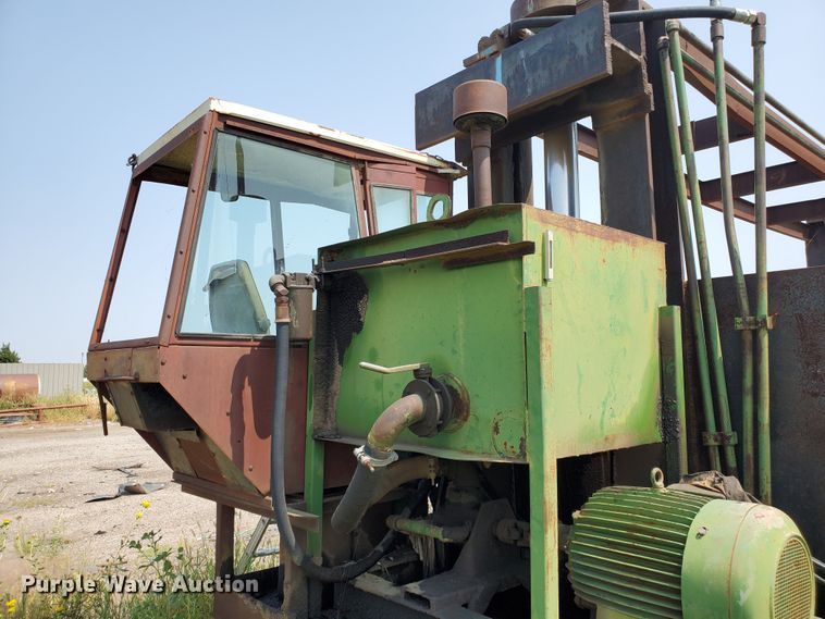 image for item DF5679 Car crusher