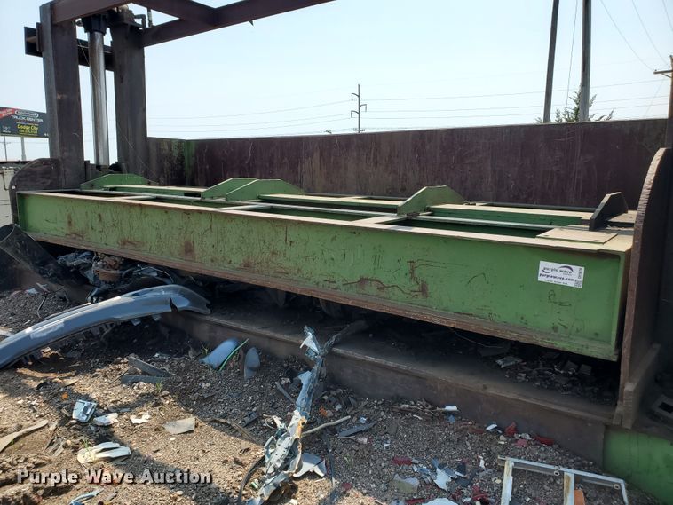 image for item DF5679 Car crusher