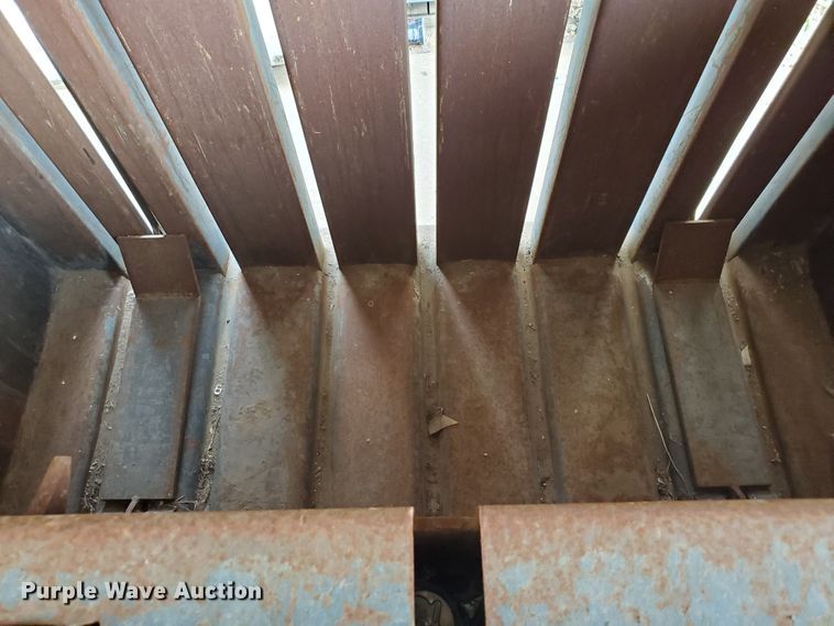 image for item DF5680 Marathon V-7230HD vertical refuse baler