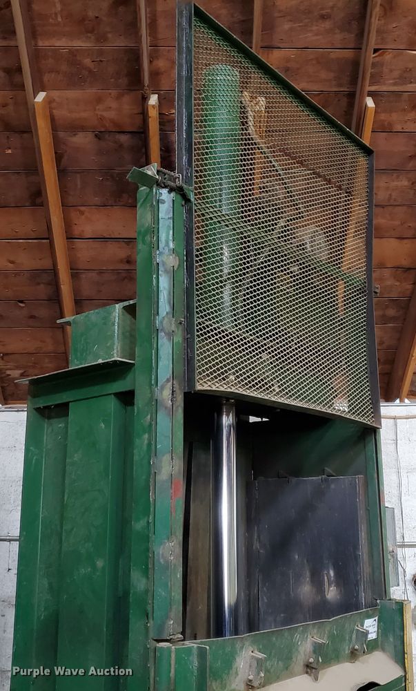 image for item DF5683 Second V5-XHDP vertical refuse baler