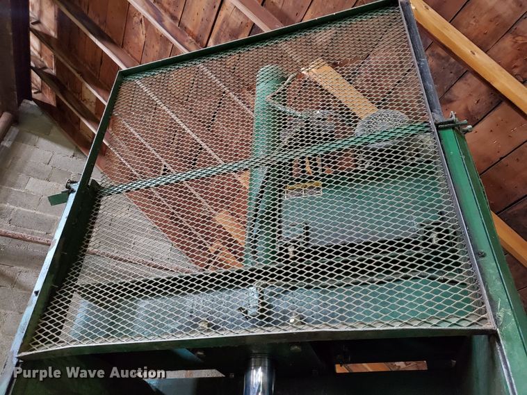 image for item DF5683 Second V5-XHDP vertical refuse baler