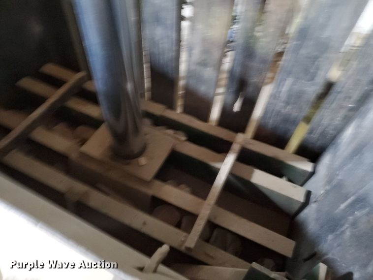 image for item DF5683 Second V5-XHDP vertical refuse baler