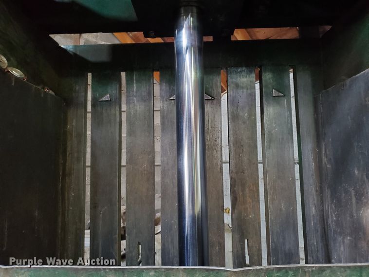 image for item DF5683 Second V5-XHDP vertical refuse baler