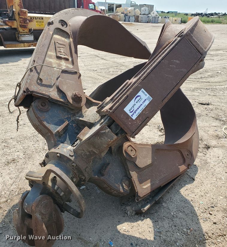 image for item DF5685 Caterpillar demolition 1.5 yd. grapple