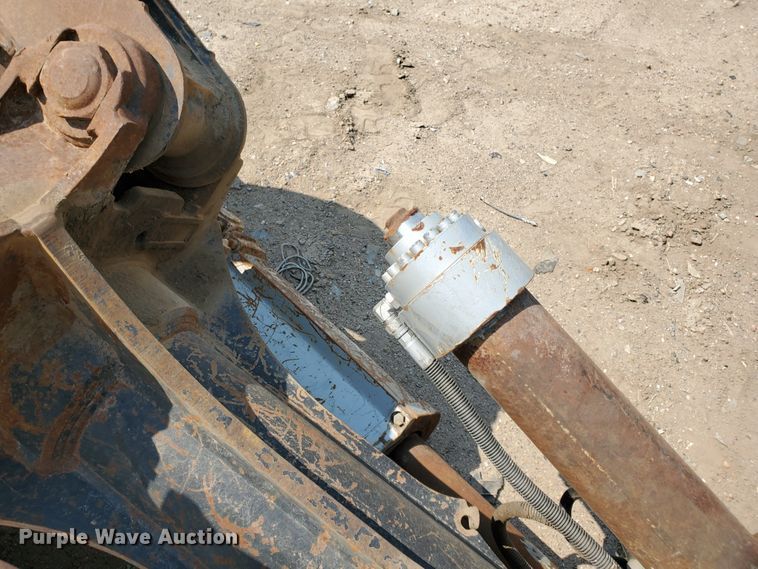 image for item DF5686 Rotobec 0P4-200-S-CD2-HR1-1 demolition grapple