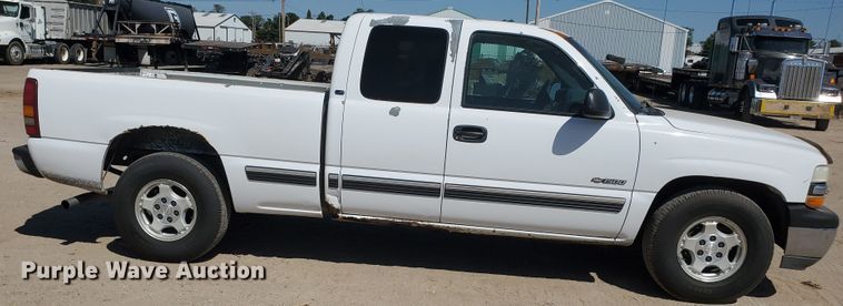 image for item DF5702 2001 Chevrolet Silverado 1500  Ext. Cab pickup truck