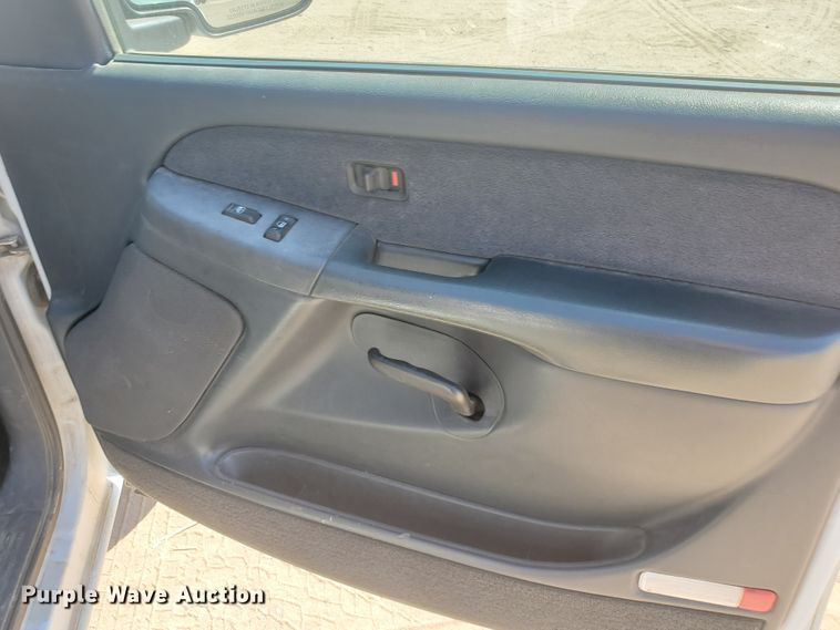 image for item DF5702 2001 Chevrolet Silverado 1500  Ext. Cab pickup truck