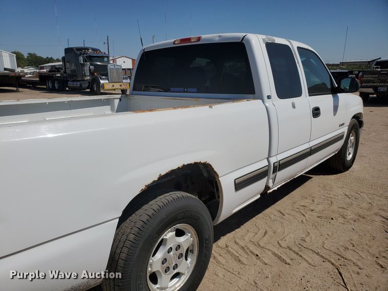 image for item DF5702 2001 Chevrolet Silverado 1500  Ext. Cab pickup truck