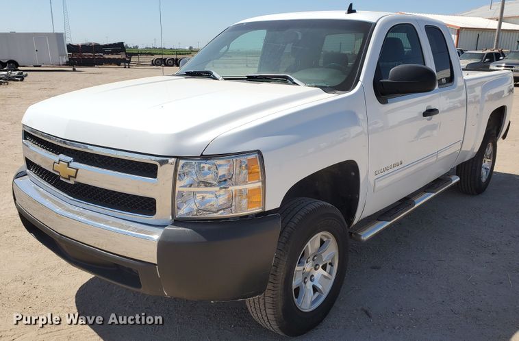 image for item DF5703 2010 Chevrolet Silverado 1500  Ext. Cab pickup truck