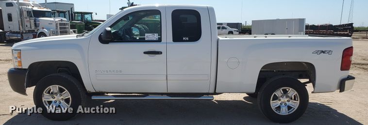 image for item DF5703 2010 Chevrolet Silverado 1500  Ext. Cab pickup truck