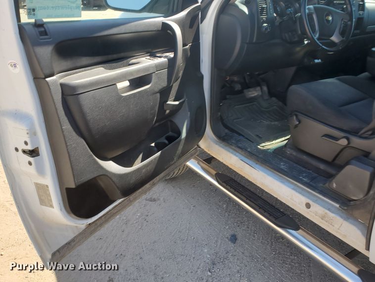 image for item DF5703 2010 Chevrolet Silverado 1500  Ext. Cab pickup truck