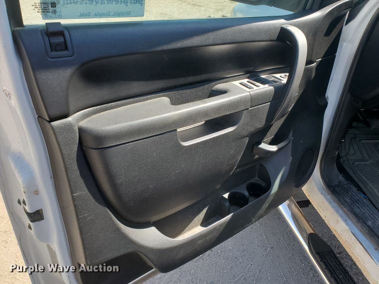 image for item DF5703 2010 Chevrolet Silverado 1500  Ext. Cab pickup truck