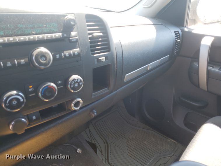 image for item DF5703 2010 Chevrolet Silverado 1500  Ext. Cab pickup truck