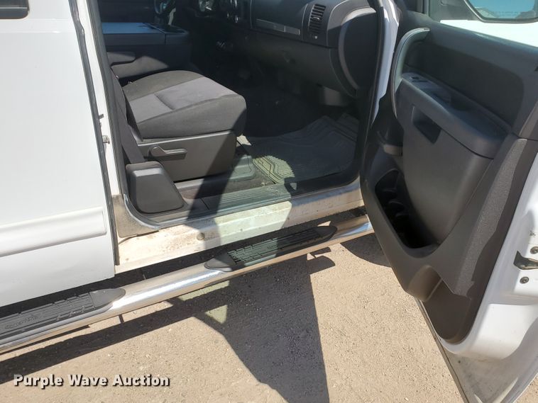 image for item DF5703 2010 Chevrolet Silverado 1500  Ext. Cab pickup truck