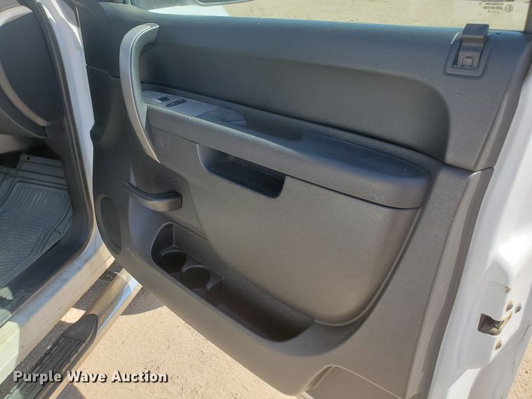 image for item DF5703 2010 Chevrolet Silverado 1500  Ext. Cab pickup truck