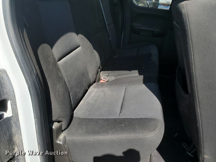 image for item DF5703 2010 Chevrolet Silverado 1500  Ext. Cab pickup truck