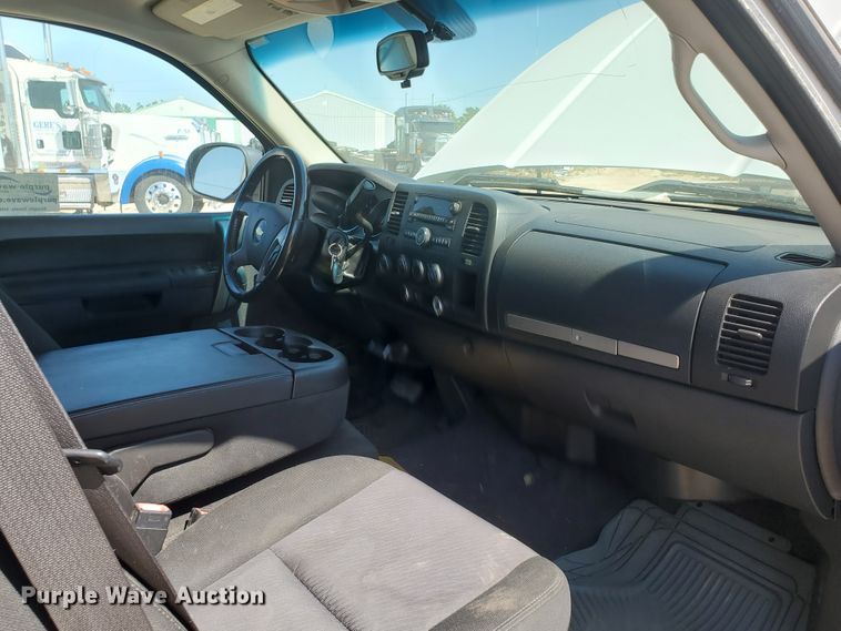 image for item DF5703 2010 Chevrolet Silverado 1500  Ext. Cab pickup truck