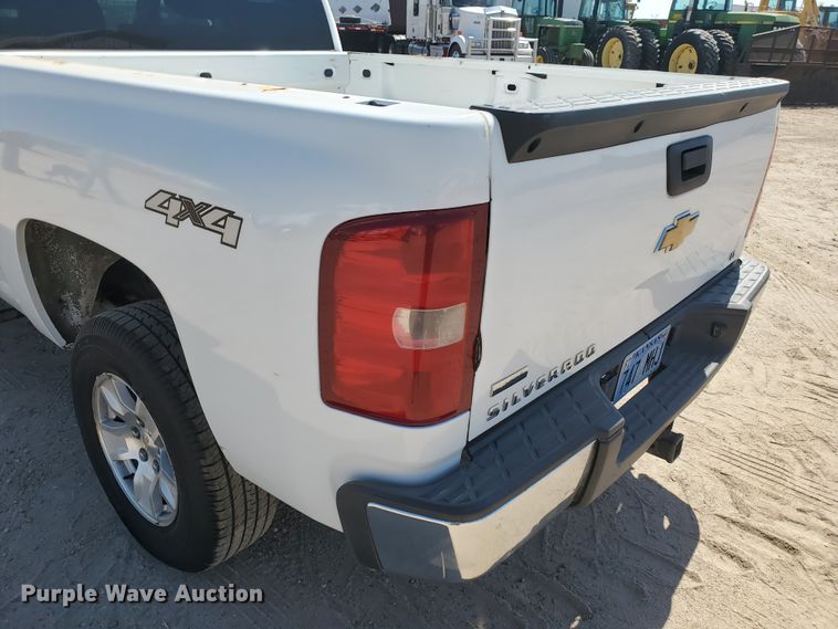 image for item DF5703 2010 Chevrolet Silverado 1500  Ext. Cab pickup truck