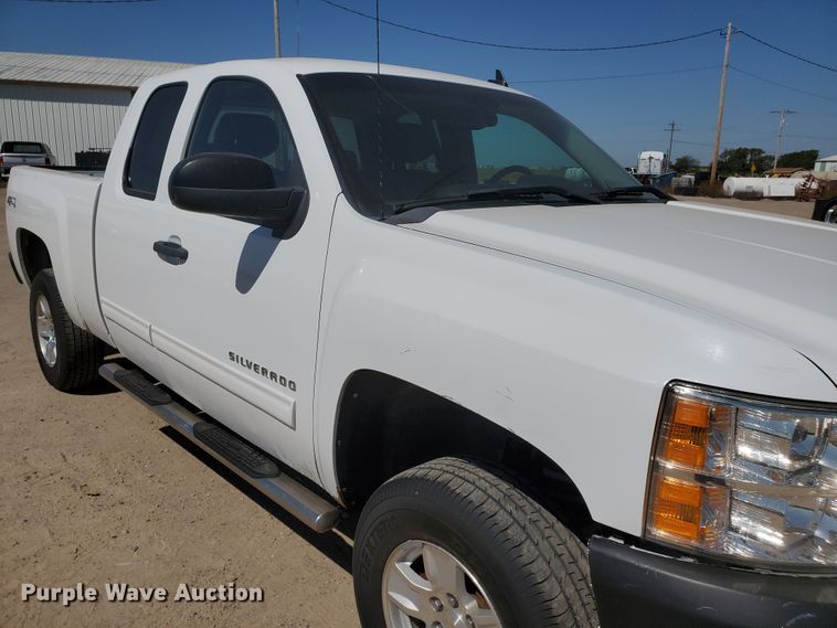 image for item DF5703 2010 Chevrolet Silverado 1500  Ext. Cab pickup truck