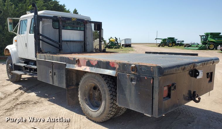 image for item DF5706 1997 International 4800  Crew Cab flatbed truck