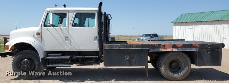 image for item DF5706 1997 International 4800  Crew Cab flatbed truck